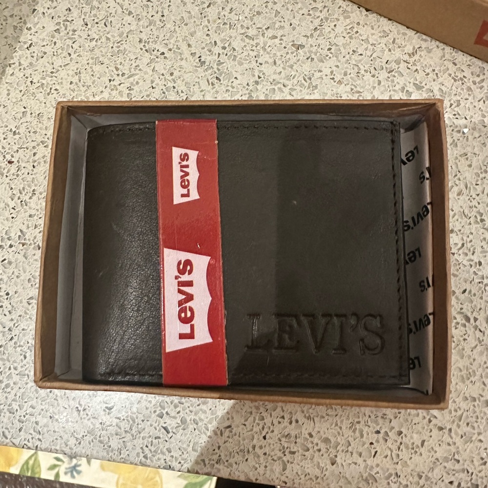 Levi's Black Money Clip Sleek Design